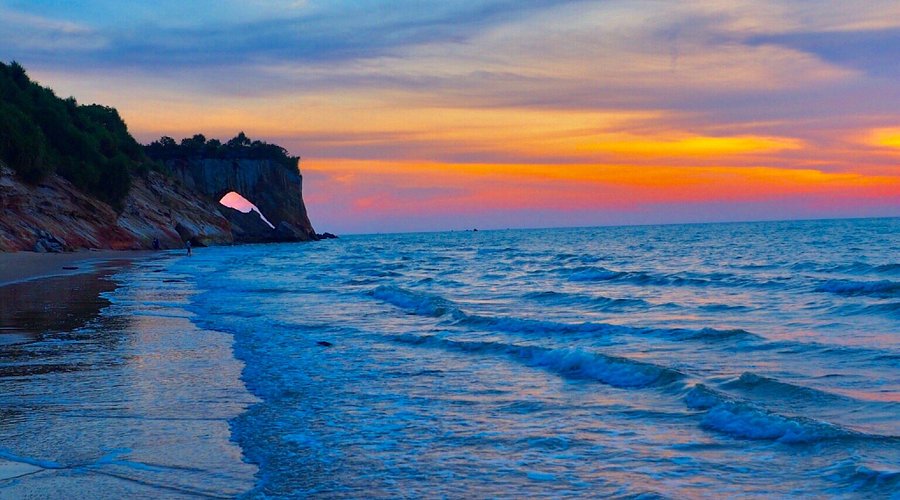 Niah Cave and Tusan Beach Exploration