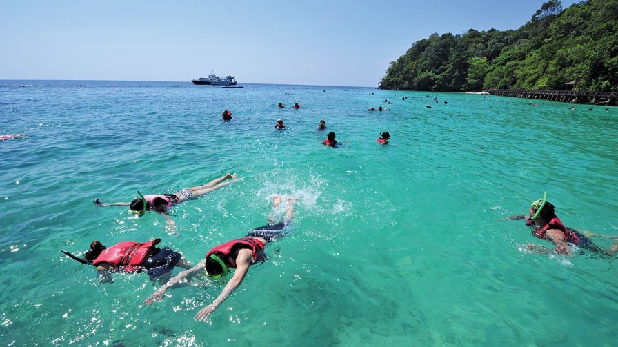 Snorkeling at Fart Island Langkawi